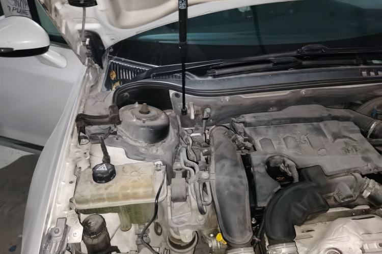 Used Citroen C5 2014 1.6T Automatic Luxury Model Engine Bay Right