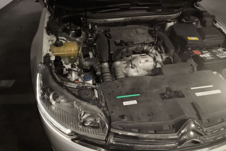 Used Citroen C5 2014 1.6T Automatic Luxury Model Engine Bay Right