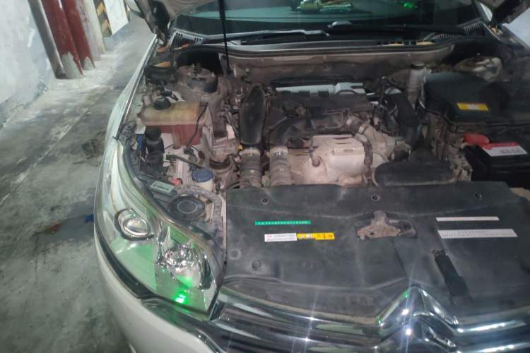 Used Citroen C5 2014 1.6T Automatic Prestige Model Engine Bay Right