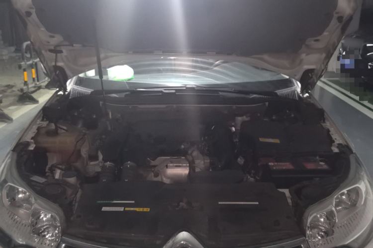 Used Citroen C5 2014 1.6T Automatic Luxury Model Engine Bay