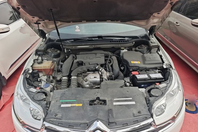 Used Citroen C5 2014 1.6T Automatic Luxury Model Engine Bay