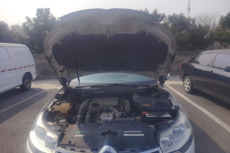 Used Citroen C5 2014 1.6T Automatic Luxury Model Engine Bay