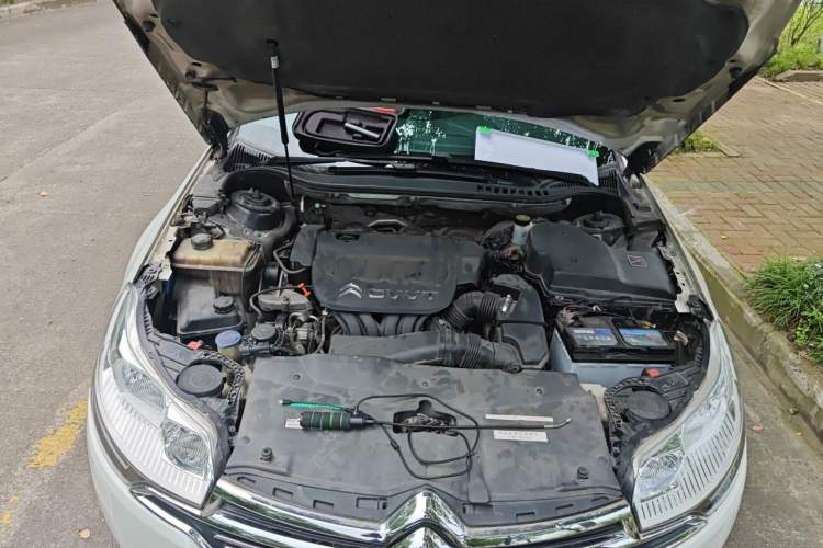 Used Citroen C5 2014 2.0L Automatic Luxury Edition Engine Bay