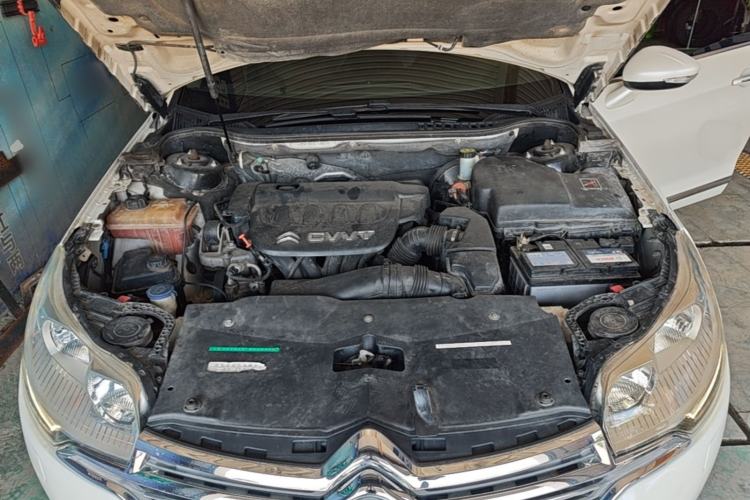 Used Citroen C5 2014 2.0L Automatic Luxury Edition Engine Bay