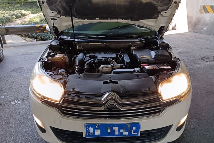 Used Citroen C5 2014 1.6T Automatic Luxury Model Engine Bay