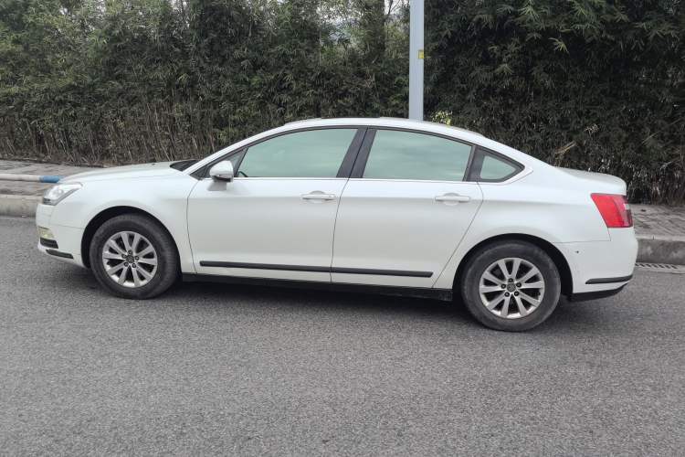 Used Citroen C5 2014 2.0L Automatic Zunyue Model Exterior 1