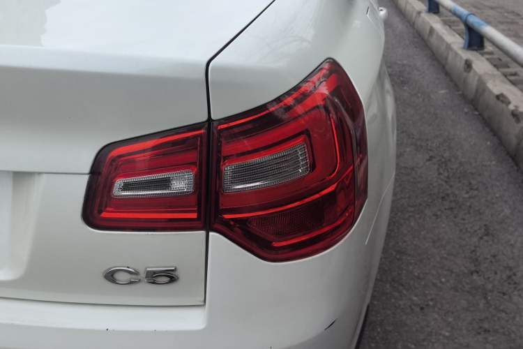 Used Citroen C5 2014 2.0L Automatic Zunyue Model Exterior 2