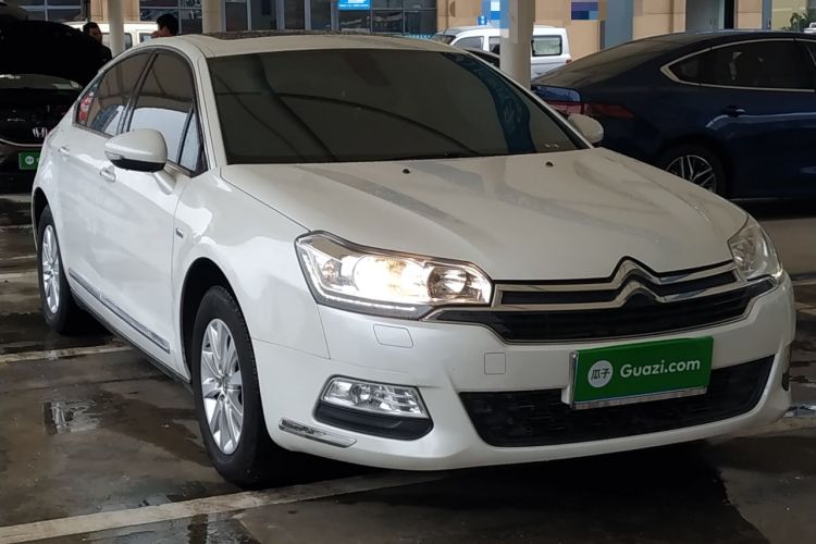 Used Citroen C5 2014 1.6T Automatic Luxury Model Front Right 45 Deg