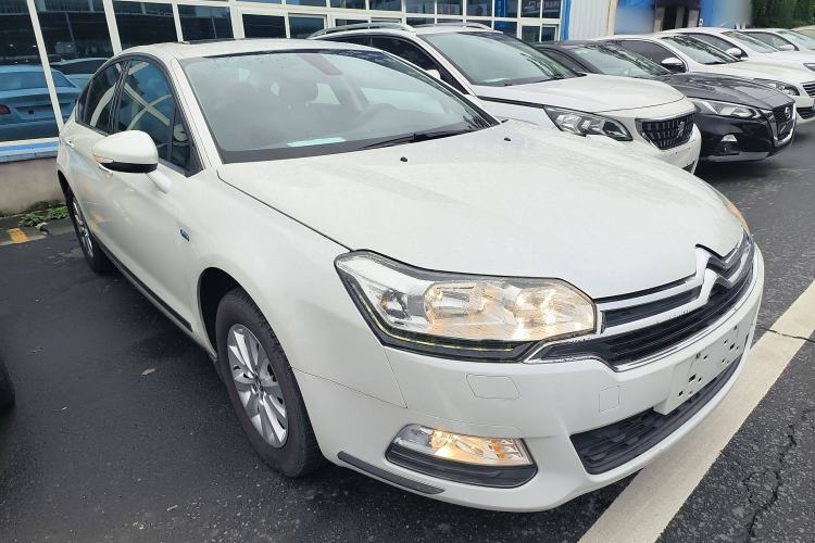 Used Citroen C5 2014 1.6T Automatic Luxury Model Front Right 45 Deg