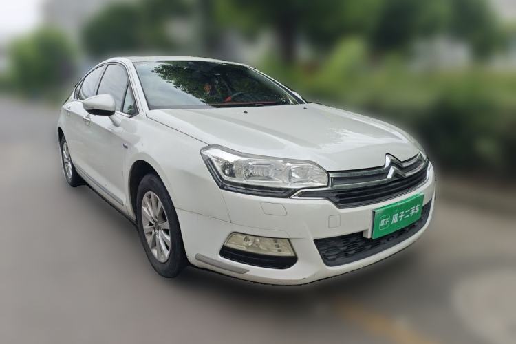 Used Citroen C5 2014 1.6T Automatic Luxury Model Front Right 45 Deg