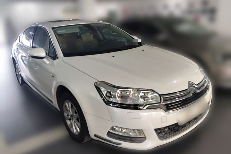 Used Citroen C5 2014 1.6T Automatic Luxury Model Front Right 45 Deg