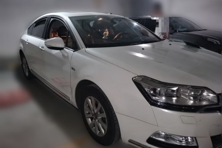 Used Citroen C5 2014 1.6T Automatic Luxury Model Front Right 45 Deg