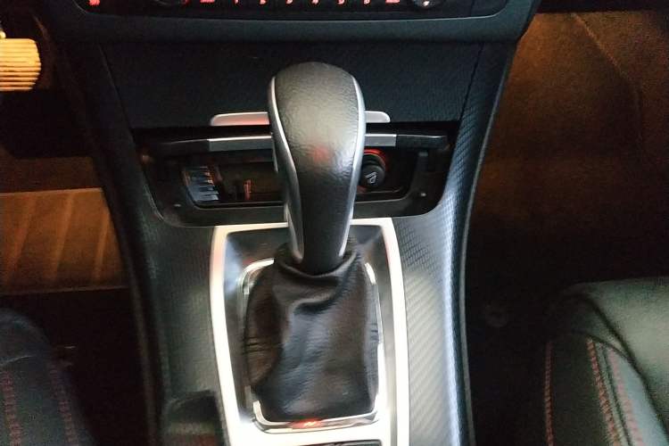 Used Citroen C5 2014 1.6T Automatic Luxury Model Gear Lever