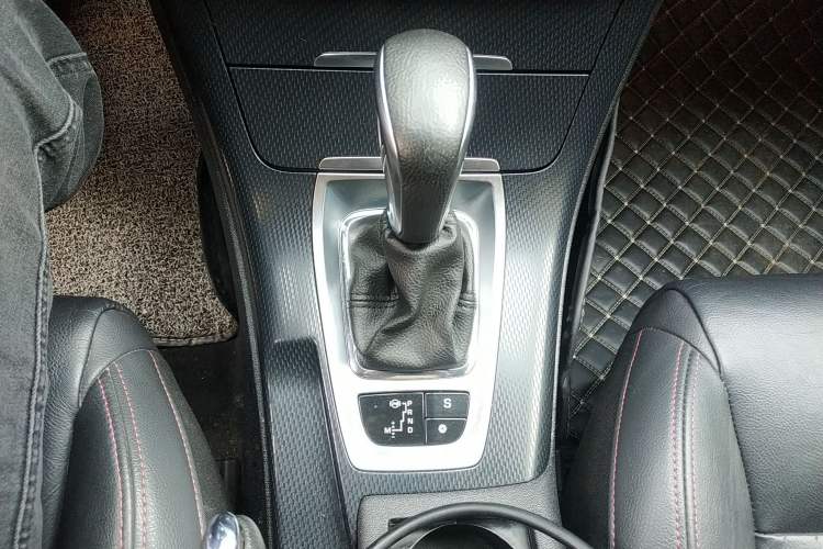 Used Citroen C5 2014 1.6T Automatic Luxury Model Gear Lever
