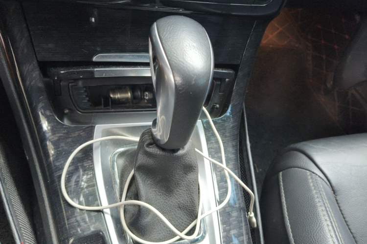 Used Citroen C5 2014 2.3L Automatic Luxury Version Gear Lever