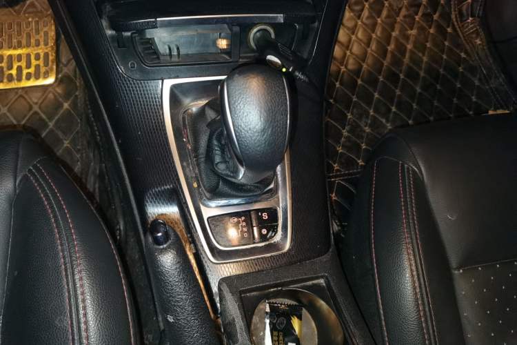 Used Citroen C5 2014 1.6T Automatic Luxury Model Gear Lever