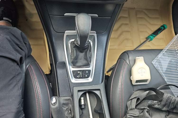 Used Citroen C5 2014 1.6T Automatic Luxury Model Gear Lever