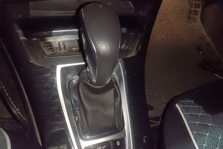 Used Citroen C5 2014 2.0L Automatic Luxury Edition Gear Lever