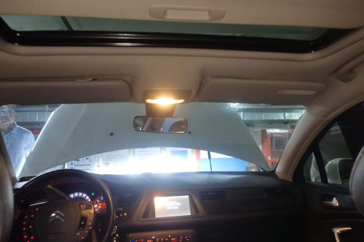 Used Citroen C5 2014 1.6T Automatic Luxury Model Headliner