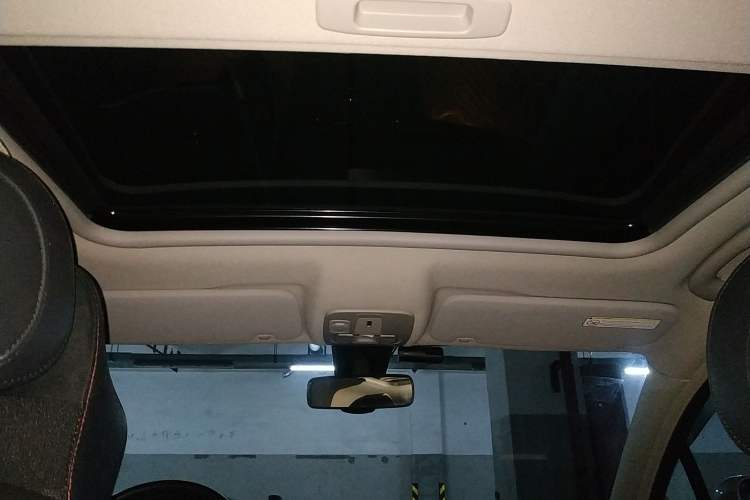 Used Citroen C5 2014 2.0L Automatic Luxury Edition Headliner