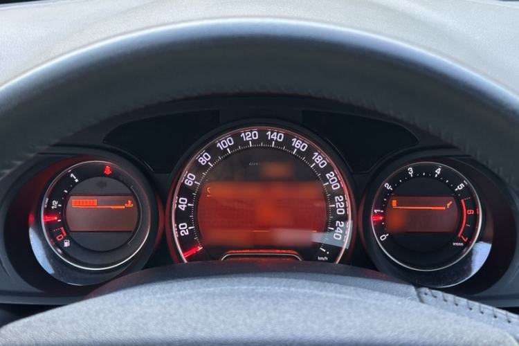 Used Citroen C5 2014 2.0L Automatic Luxury Edition Interior 3
