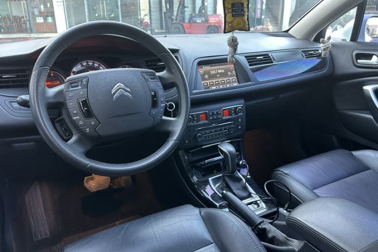 Used Citroen C5 2014 2.0L Automatic Luxury Edition Interior 5