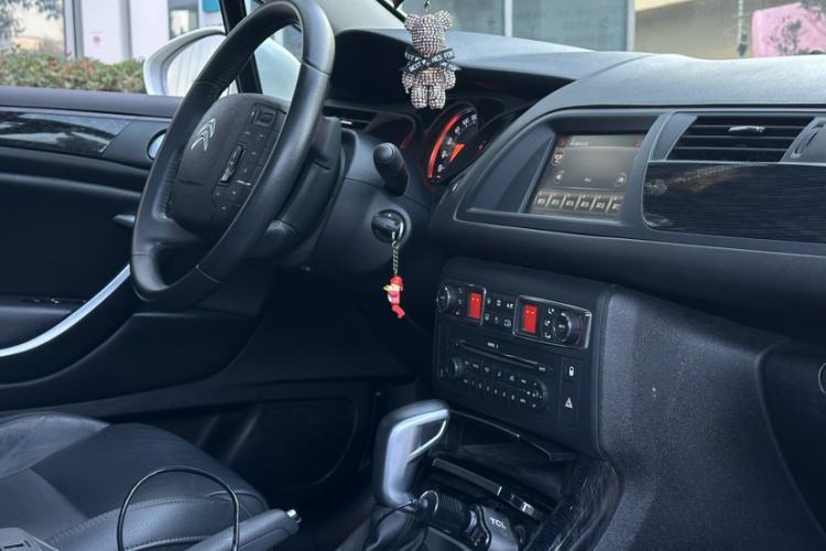 Used Citroen C5 2014 2.0L Automatic Luxury Edition Interior 6