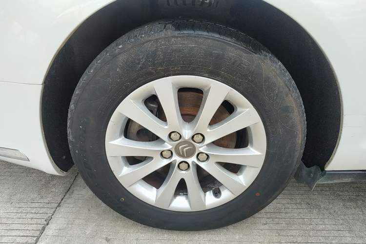 Used Citroen C5 2014 1.6T Automatic Luxury Model Left Front Wheel Hub