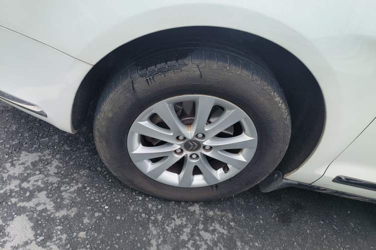 Used Citroen C5 2014 1.6T Automatic Luxury Model Left Front Wheel Hub
