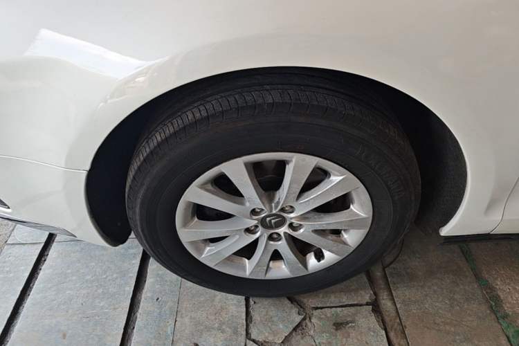 Used Citroen C5 2014 2.0L Automatic Luxury Edition Left Front Wheel Hub