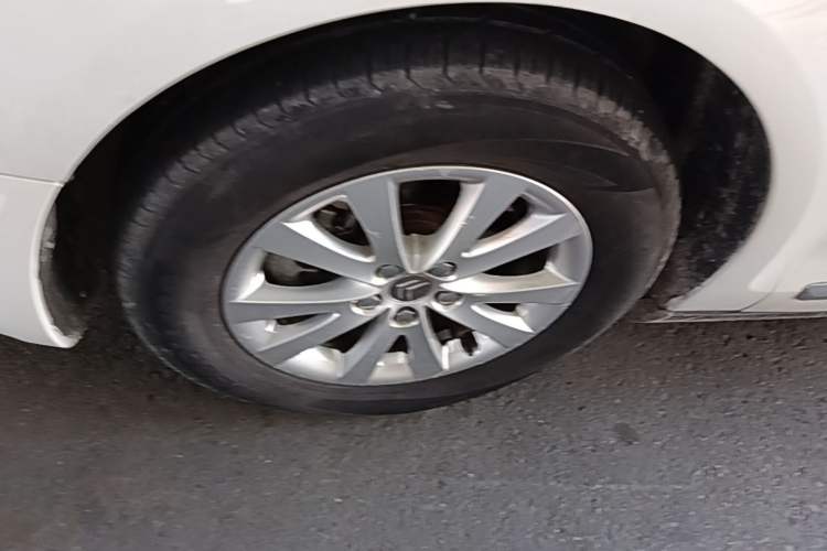 Used Citroen C5 2014 1.6T Automatic Luxury Model Left Front Wheel Hub