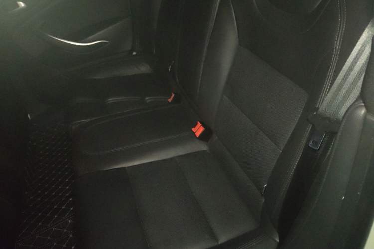 Used Citroen C5 2014 2.0L Automatic Luxury Edition Left Rear Seat