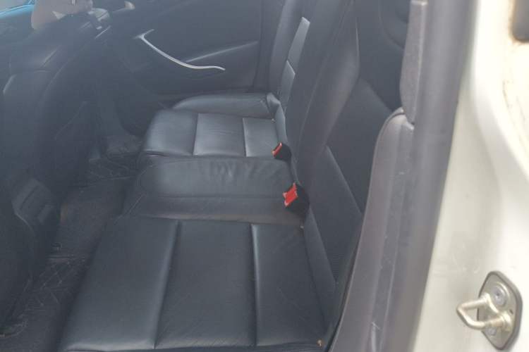 Used Citroen C5 2014 2.3L Automatic Luxury Version Left Rear Seat