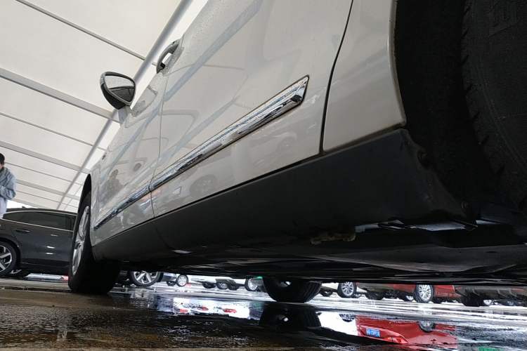 Used Citroen C5 2014 1.6T Automatic Luxury Model Left Side Sill