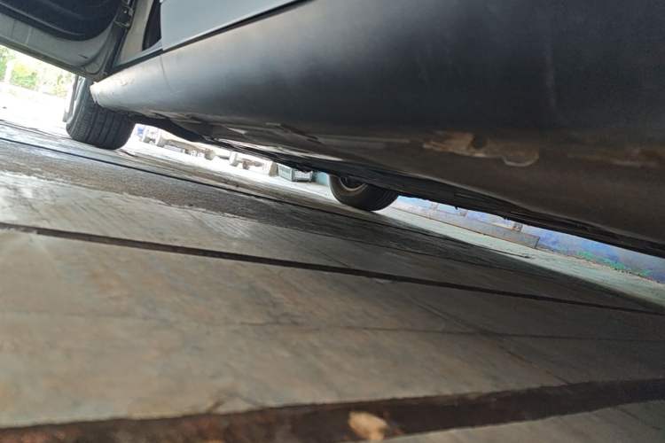 Used Citroen C5 2014 2.0L Automatic Luxury Edition Left Side Sill