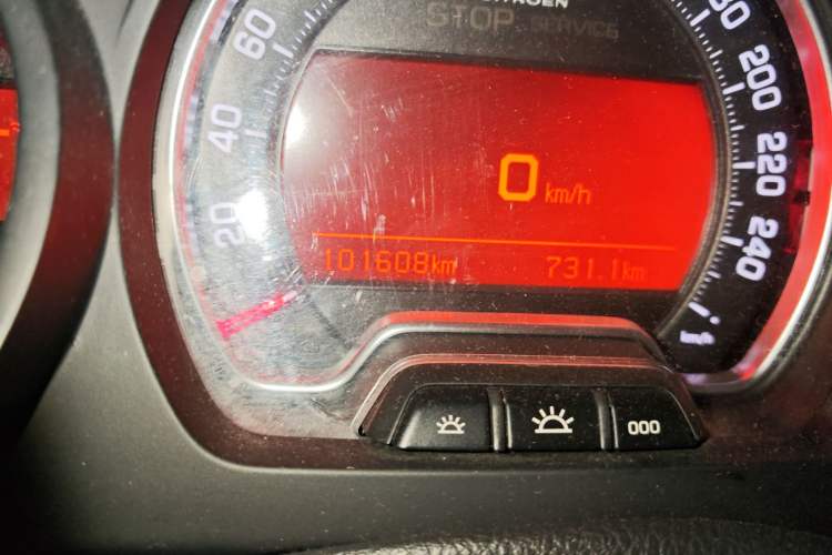 Used Citroen C5 2014 1.6T Automatic Luxury Model Odometer Close Up