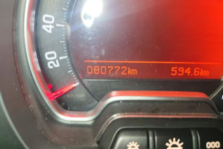 Used Citroen C5 2014 2.0L Automatic Luxury Edition Odometer Close Up