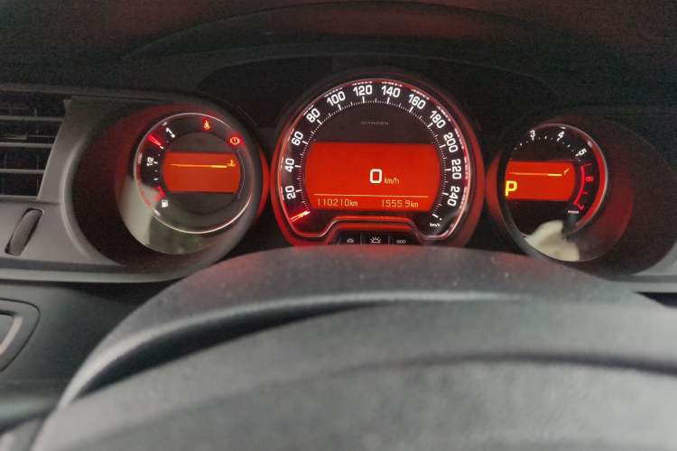 Used Citroen C5 2014 1.6T Automatic Prestige Model Odometer Close Up