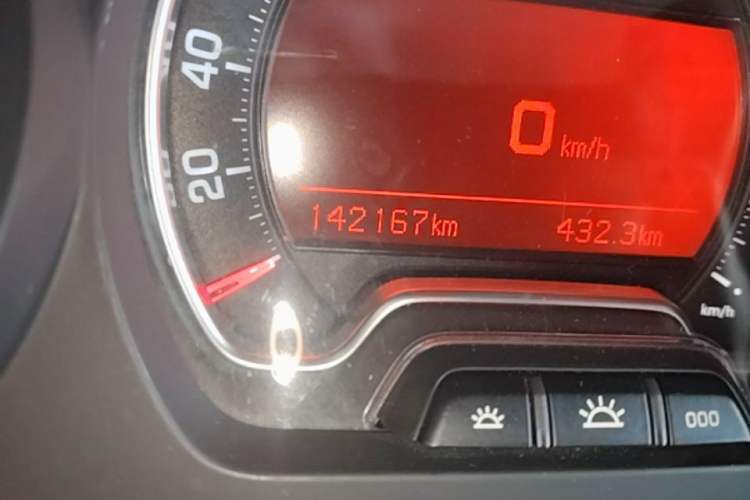 Used Citroen C5 2014 1.6T Automatic Prestige Model Odometer Close Up