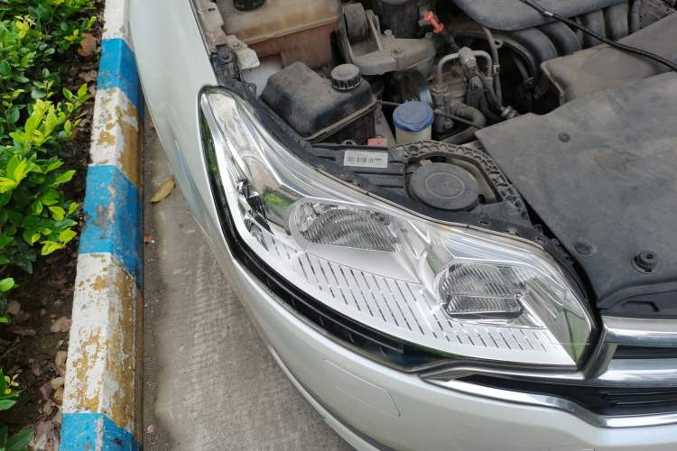 Used Citroen C5 2014 2.0L Automatic Zunyue Model Right Front Headlight