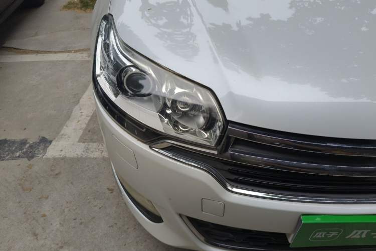 Used Citroen C5 2014 2.3L Automatic Luxury Version Right Front Headlight