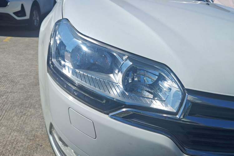 Used Citroen C5 2014 2.0L Automatic Luxury Edition Right Front Headlight