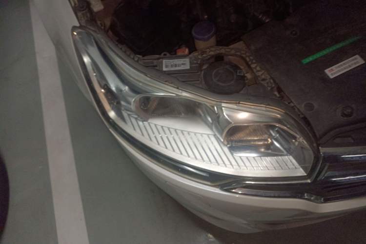 Used Citroen C5 2014 2.0L Automatic Luxury Edition Right Front Headlight
