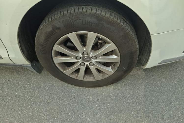 Used Citroen C5 2014 1.6T Automatic Luxury Model Right Front Wheel Hub
