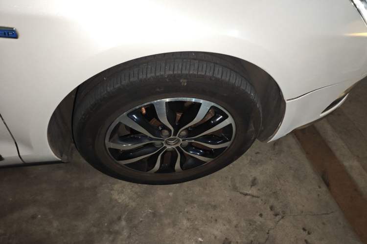 Used Citroen C5 2014 1.6T Automatic Prestige Model Right Front Wheel Hub