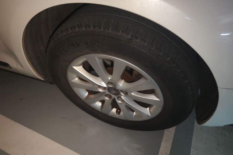 Used Citroen C5 2014 2.0L Automatic Luxury Edition Right Front Wheel Hub