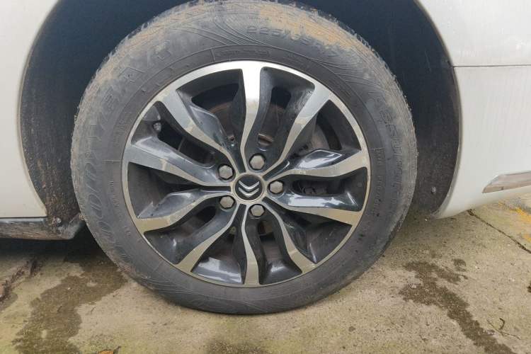 Used Citroen C5 2014 1.6T Automatic Prestige Model Right Front Wheel Hub