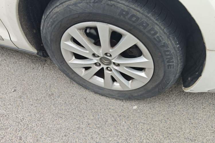 Used Citroen C5 2014 1.6T Automatic Luxury Model Right Front Wheel Hub