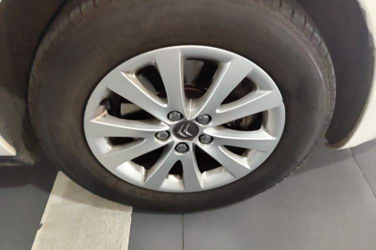 Used Citroen C5 2014 1.6T Automatic Luxury Model Right Front Wheel Hub