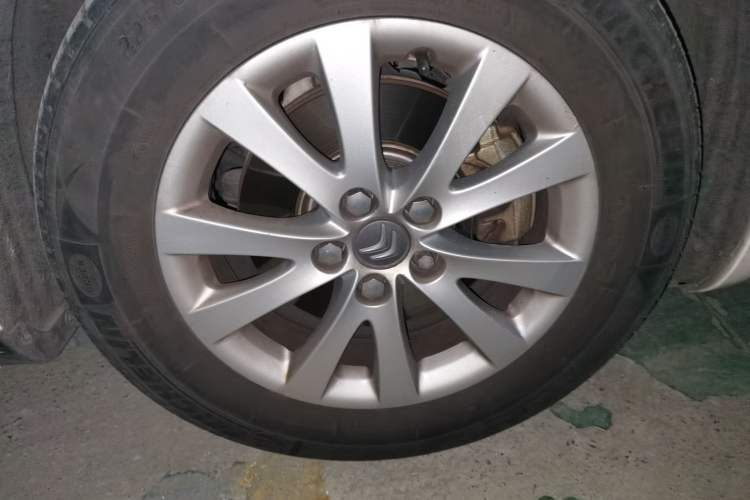 Used Citroen C5 2014 1.6T Automatic Luxury Model Right Front Wheel Hub